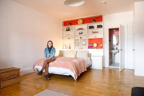 An apartment rented by Le Journal on Avenue Vicar Est in Old Montreal. The unit's only emergency exit was nonfunctional.