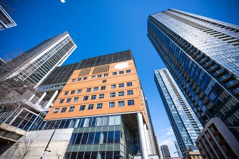 Airbnb - Canadians Tower