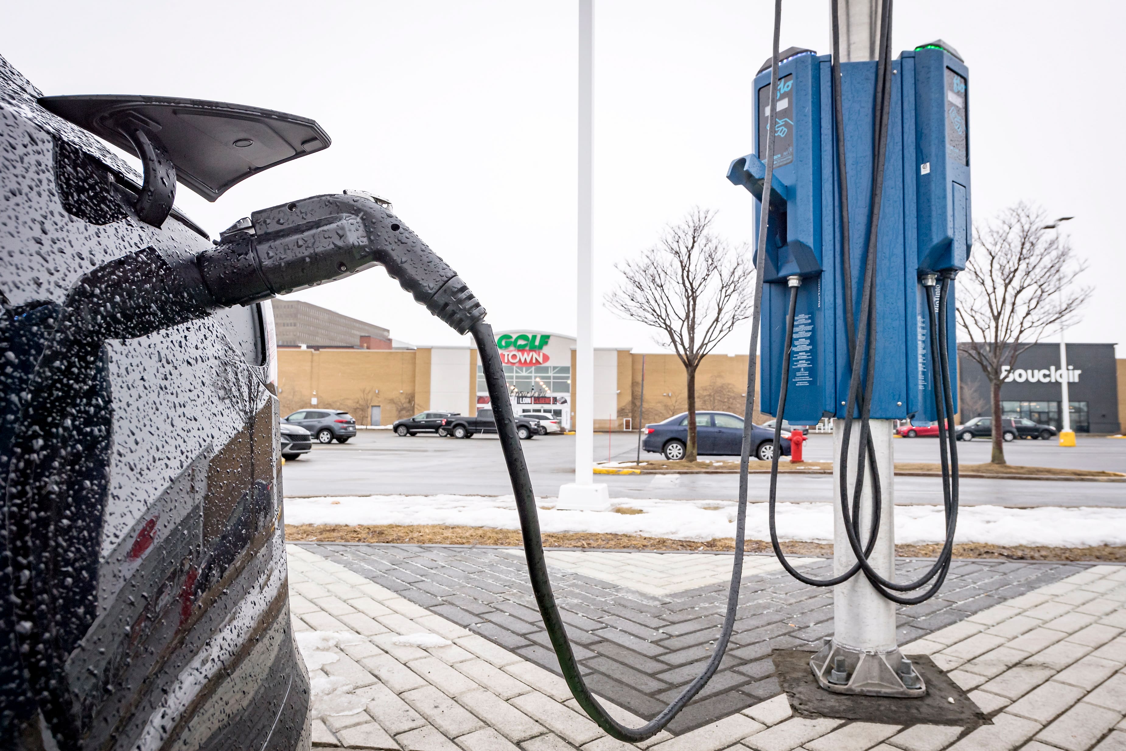 Le fabricant de bornes de recharge FLO met 15% de ses employ&eacute;s &agrave; pied