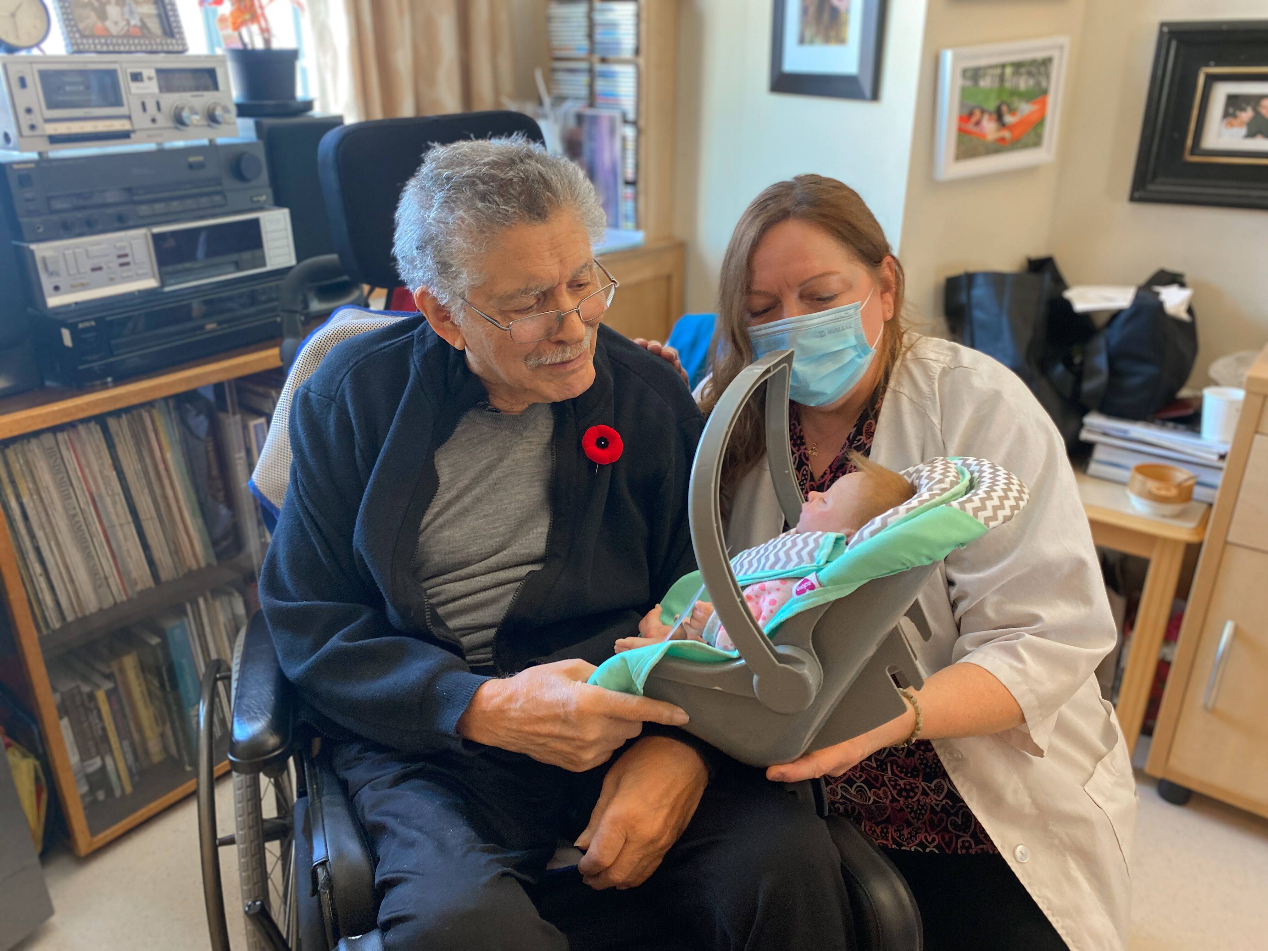 Miracle dolls for Alzheimer's patients Archyde