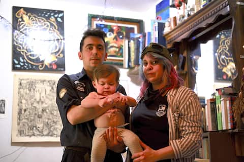 Keenan Poloncsak, his wife Maude and their 15-month-old granddaughter Fjord want to stay in their apartment on rue La Fontaine in Montreal and are ready to fight Henry Zavriyev, the new landlord who wants to evict them.