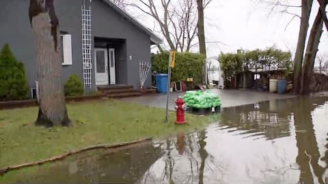 We also prepared sandbags at Terrass-Vaudreuil.