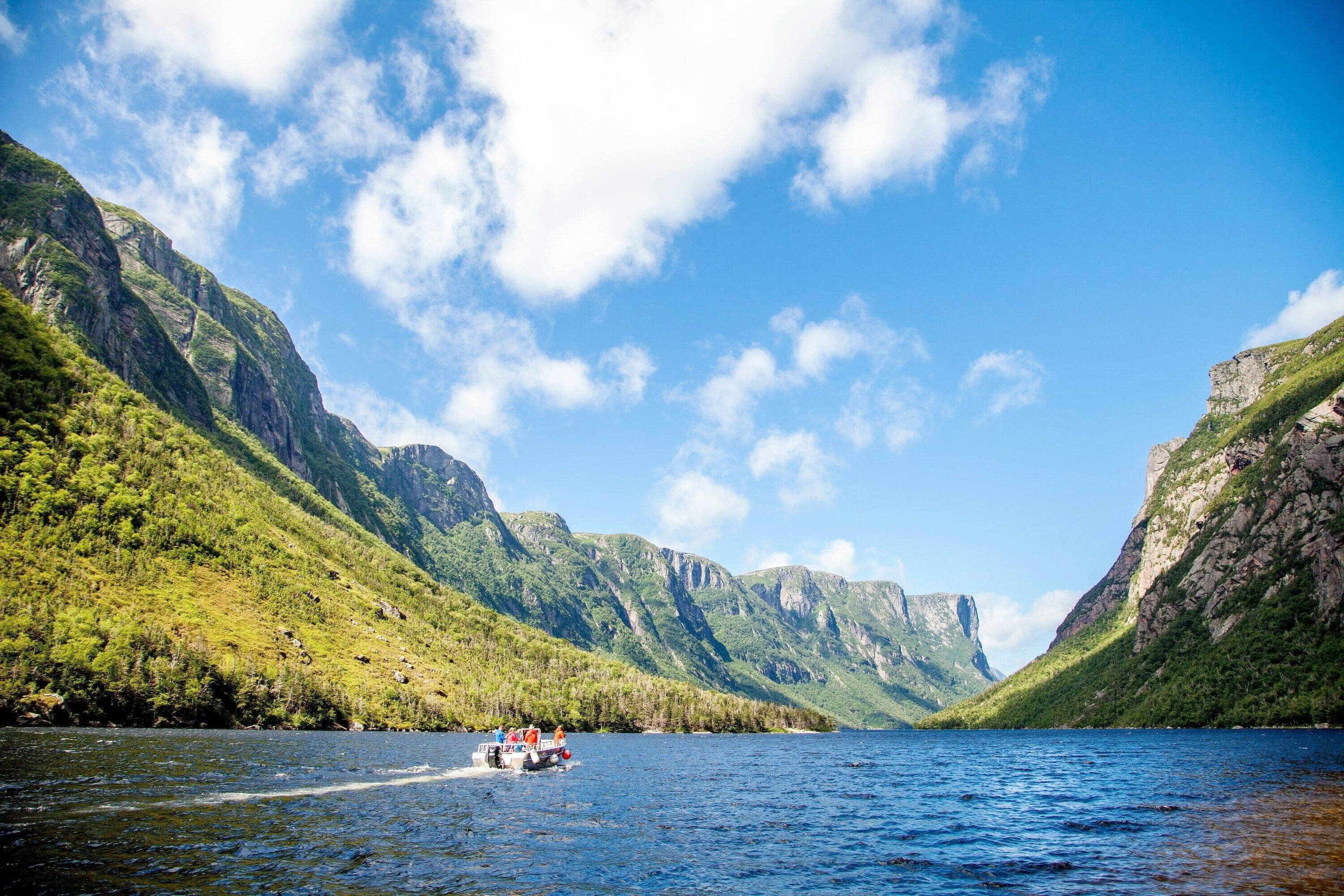 Voyager sans se ruiner? Le laissez-passer &laquo;Un Canada fort&raquo; renouvel&eacute; pour les F&ecirc;tes et l'&eacute;t&eacute; prochain