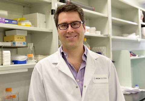 Director of Molecular Biology of the Division of Neurodevelopmental Research at the Montreal Institute of Medical Research, Dr. He specializes in vitreoretinal disease.