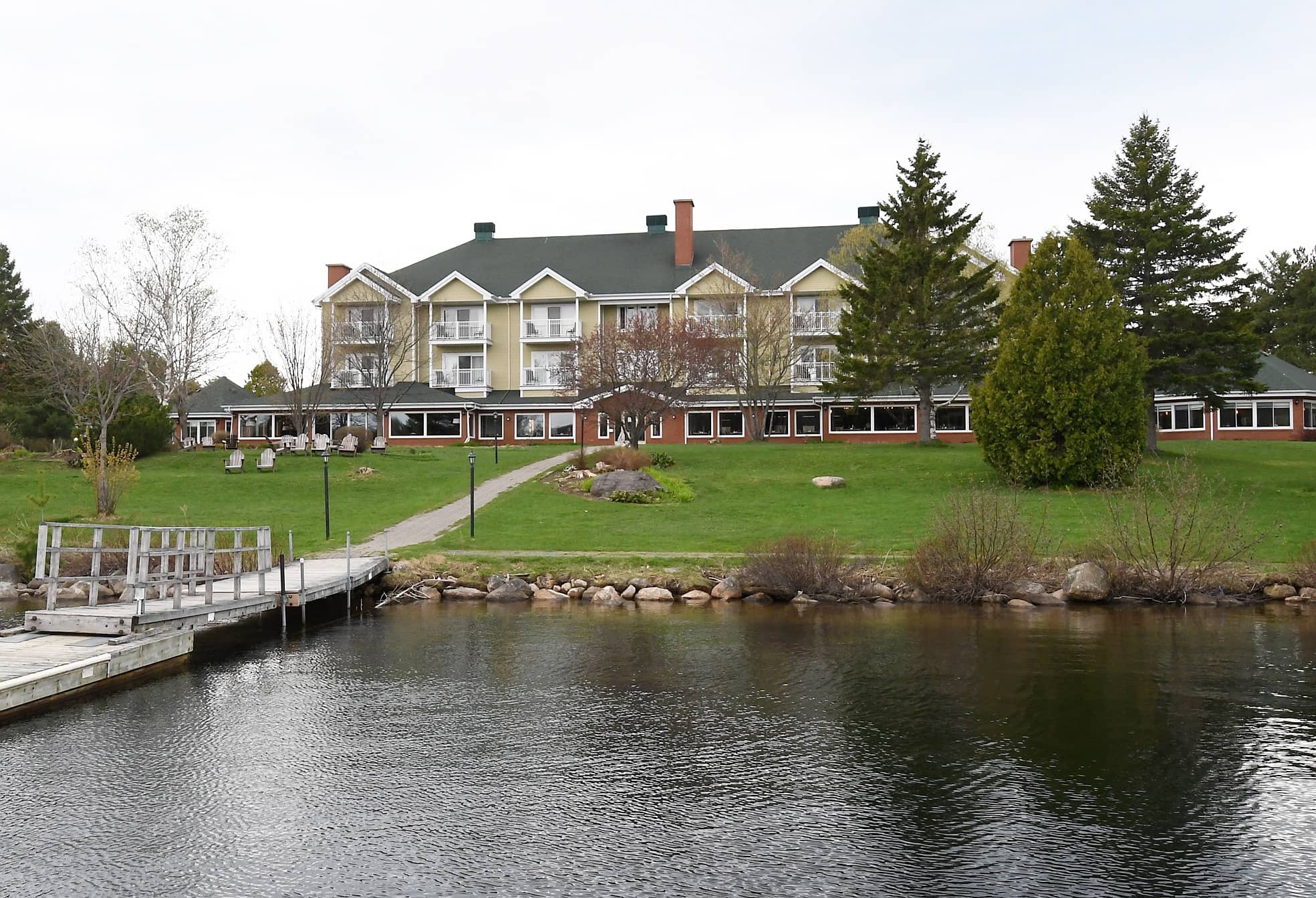 L’Auberge du Lac‐à‐l’Eau‐Claire une destination offrant plusieurs