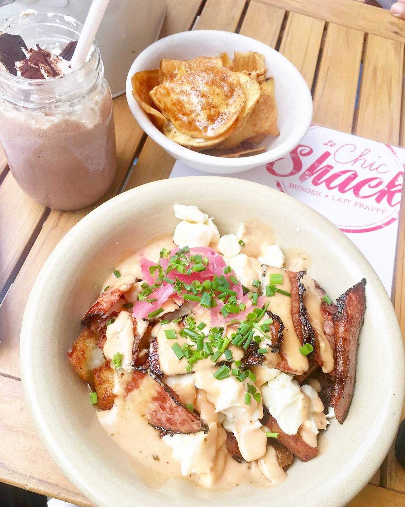 On ne sait pas qui a inventé la poutine, mais on sait que ces 7 ...