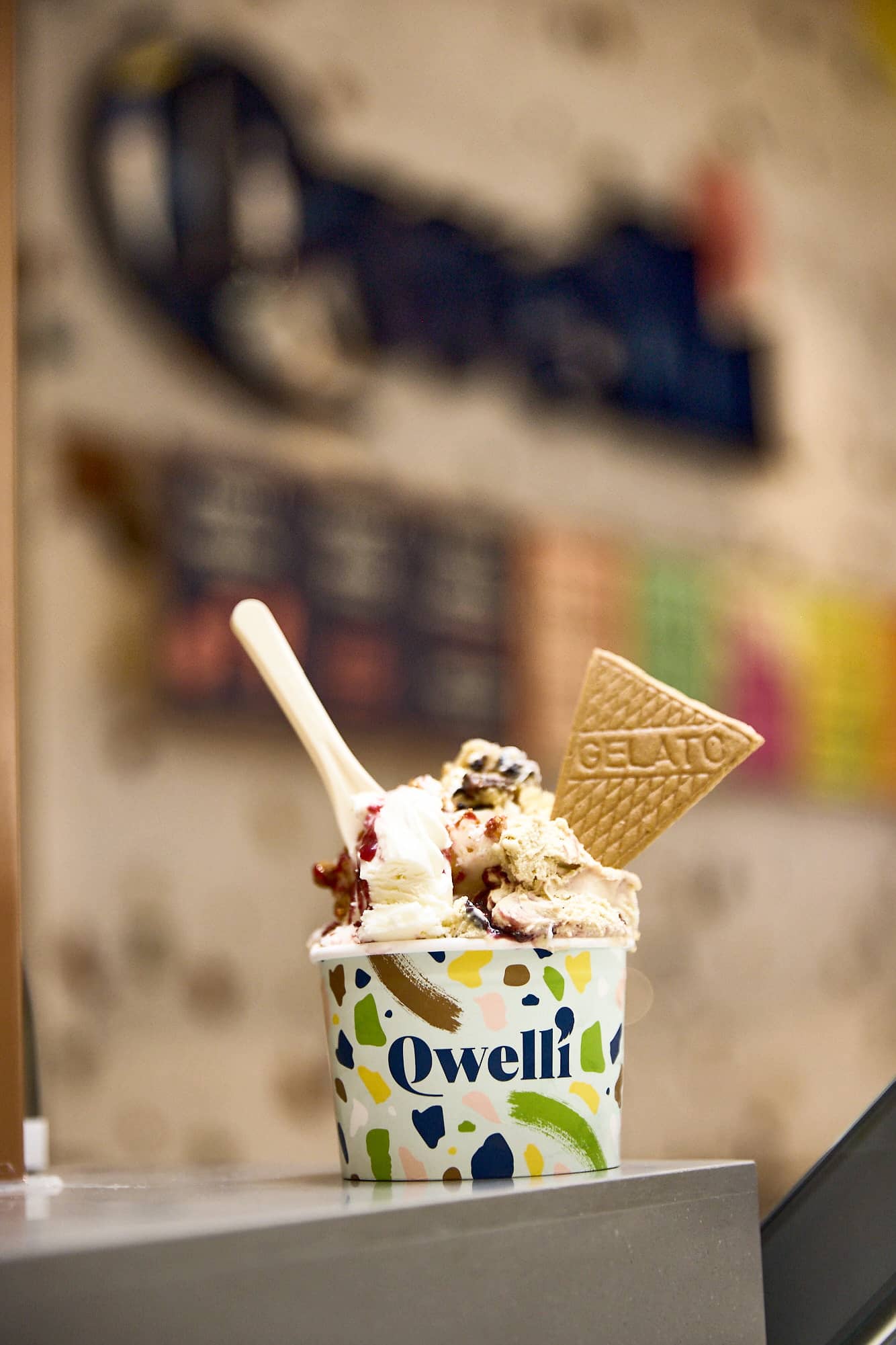 Il laisse son job à la banque et investit plus de 6 M dans l'entreprise familiale de gelato JDM