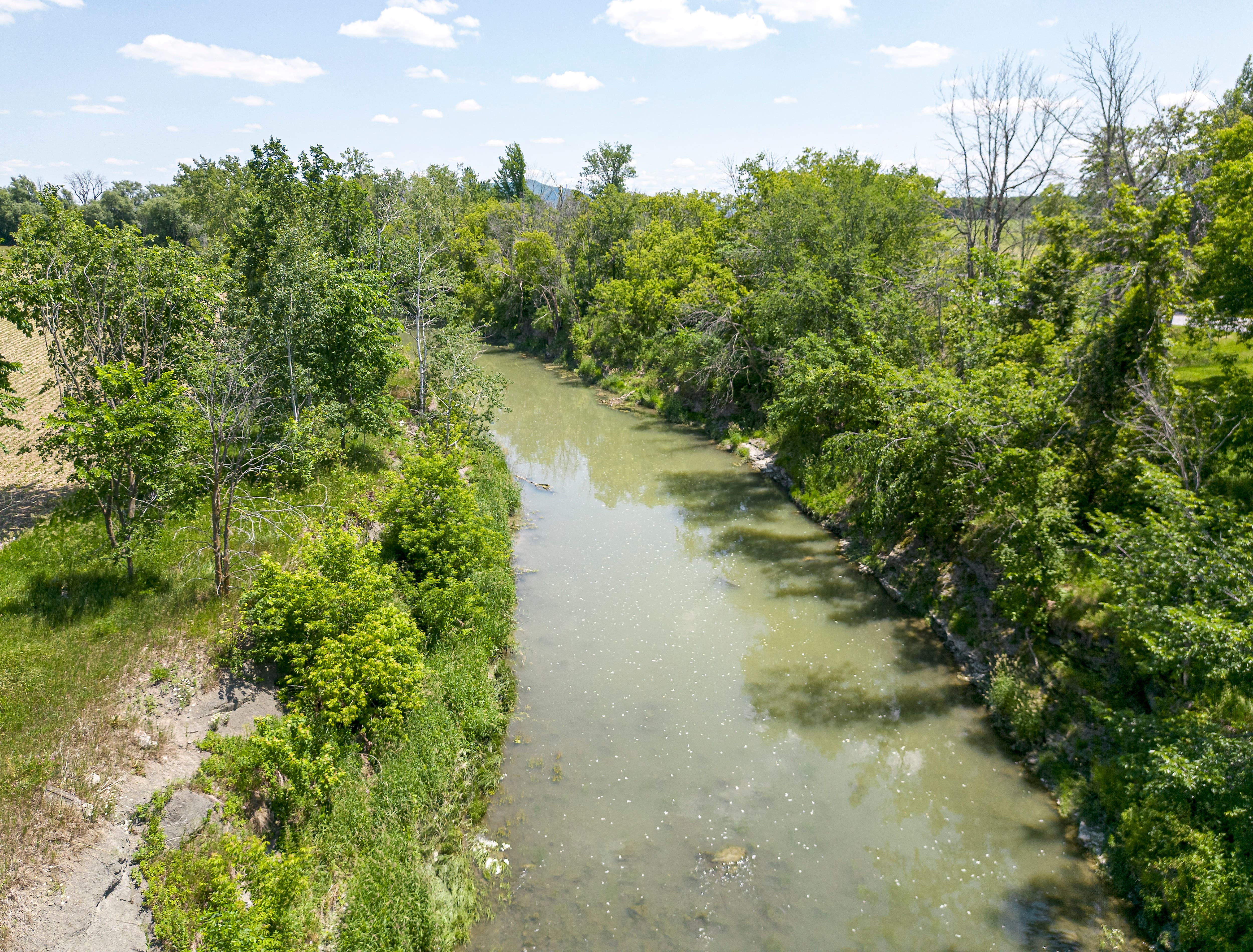 Rivière des Hurons soupe de pesticides et de coliformes fécaux à Saint