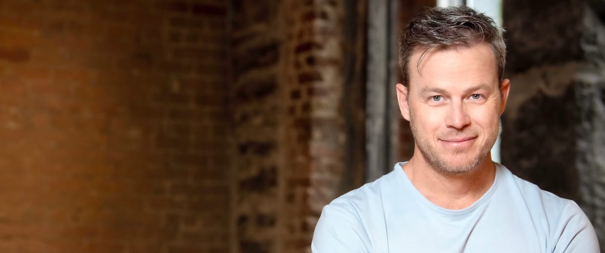 Son beau-père Guy Cloutier, sa femme Véro et son arrogance: Louis Morissette va tout raconter dans son nouveau spectacle d'humour