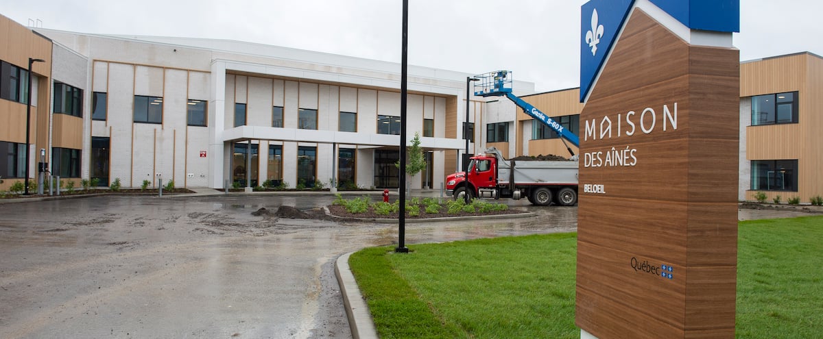 Québec embauche une firme privée pour gérer l'ouverture des maisons des aînés, faute de gestionnaires compétents dans le réseau public