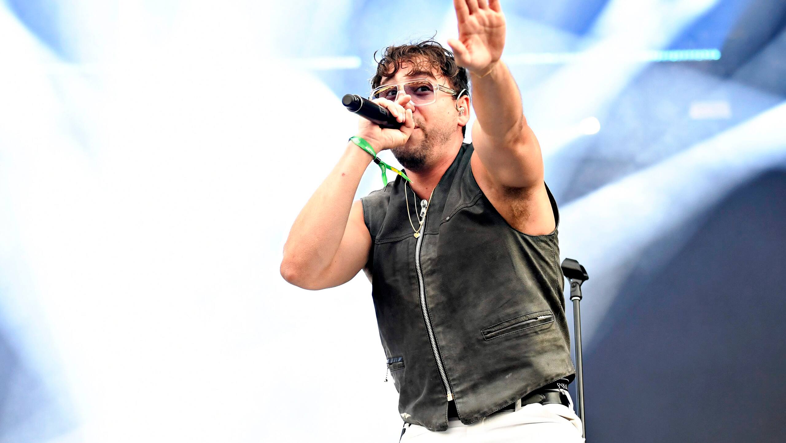 FEQ: il quitte son emploi de 9 à 5 pour aller rapper sur les Plaines ...