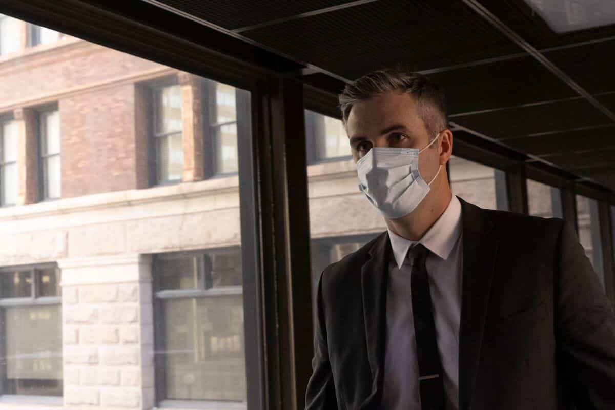 Meurtre de George Floyd: un policier rest&eacute; passif plaide coupable