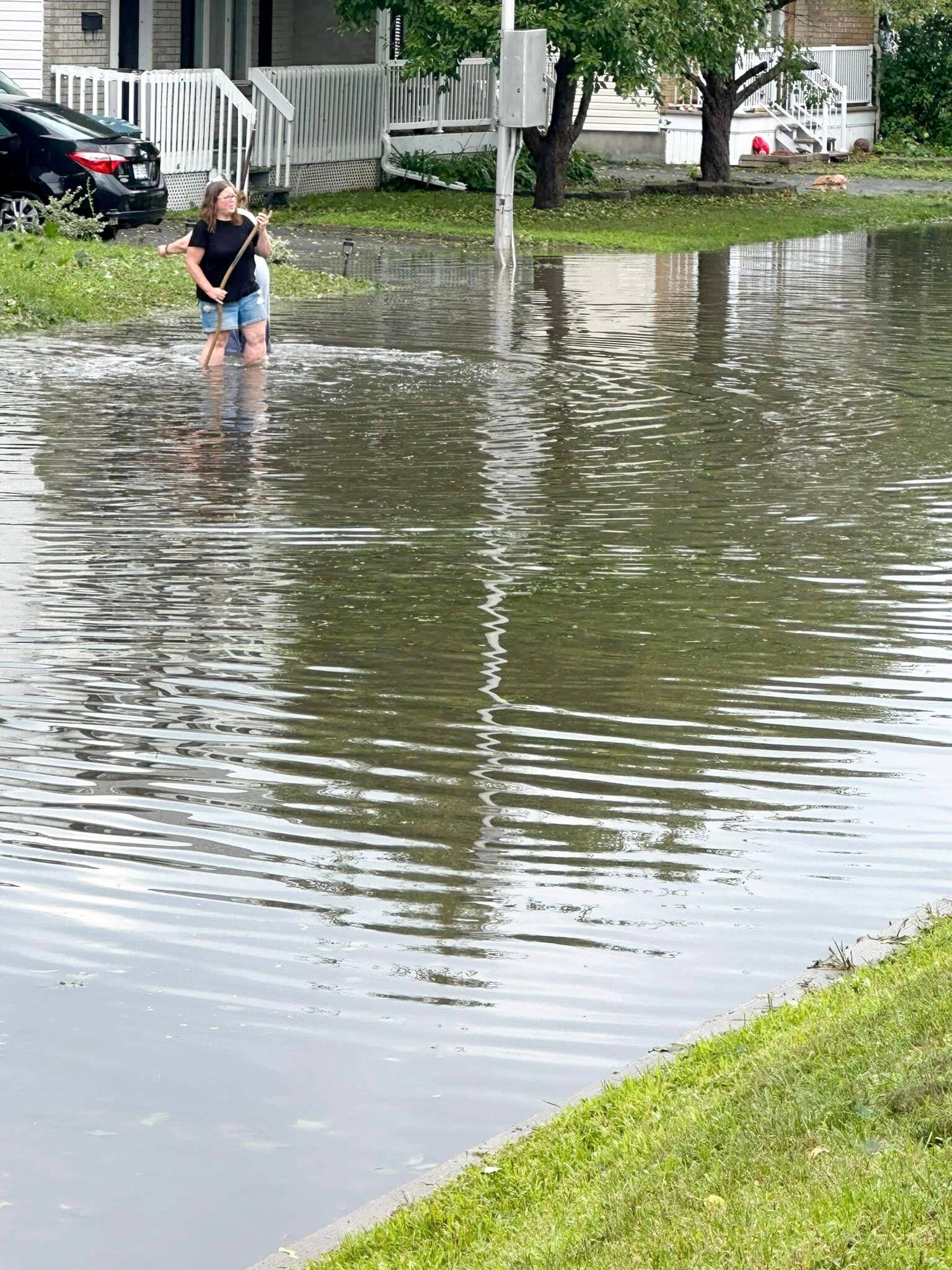 D’énormes grêlons à Gatineau causent des dommages JDM