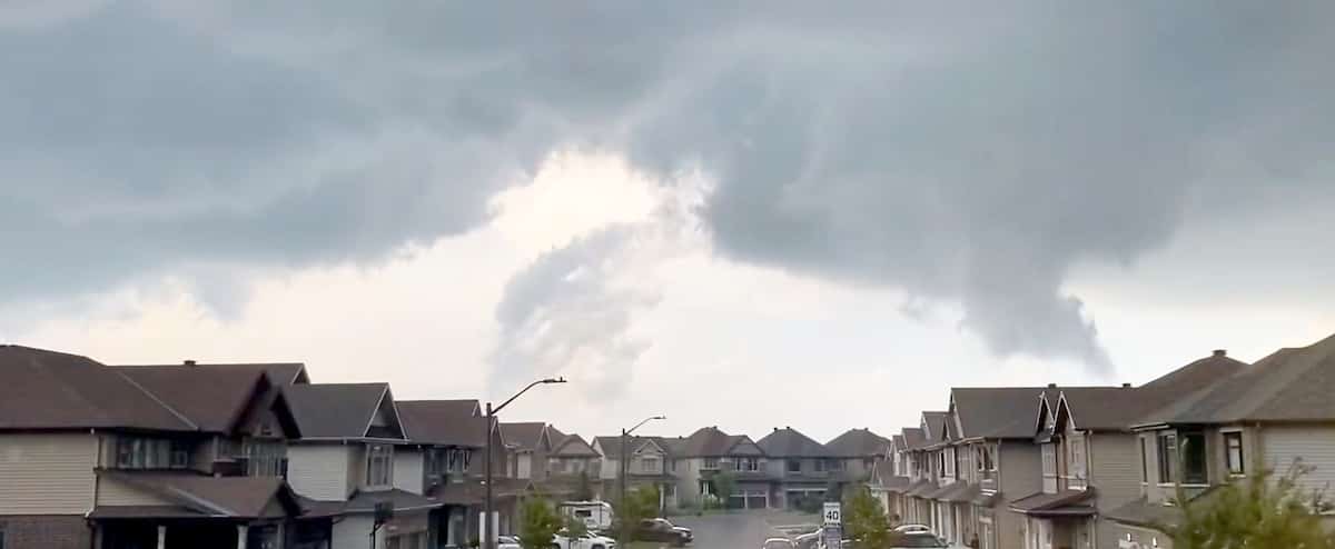 Violents orage: une tornade frappe en Ontario et un déluge au Québec