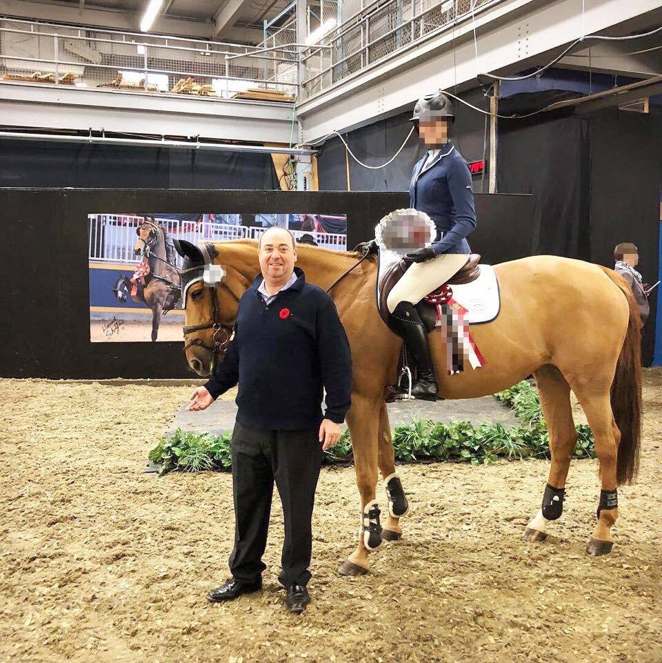 Un réputé coach d’équitation québécois accusé à nouveau de crimes