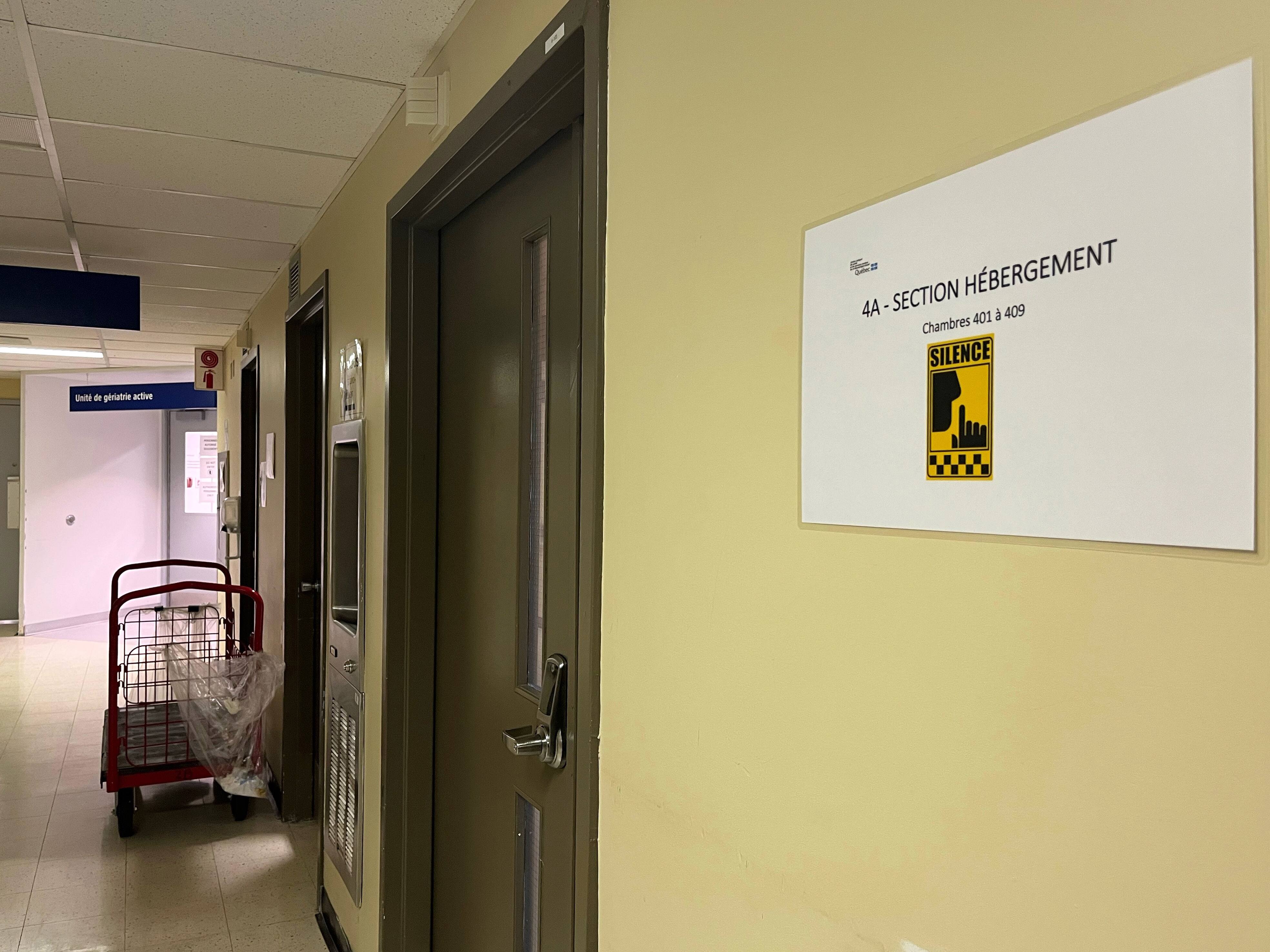 Des infirmières dorment à l’hôpital entre deux quarts de travail de 16