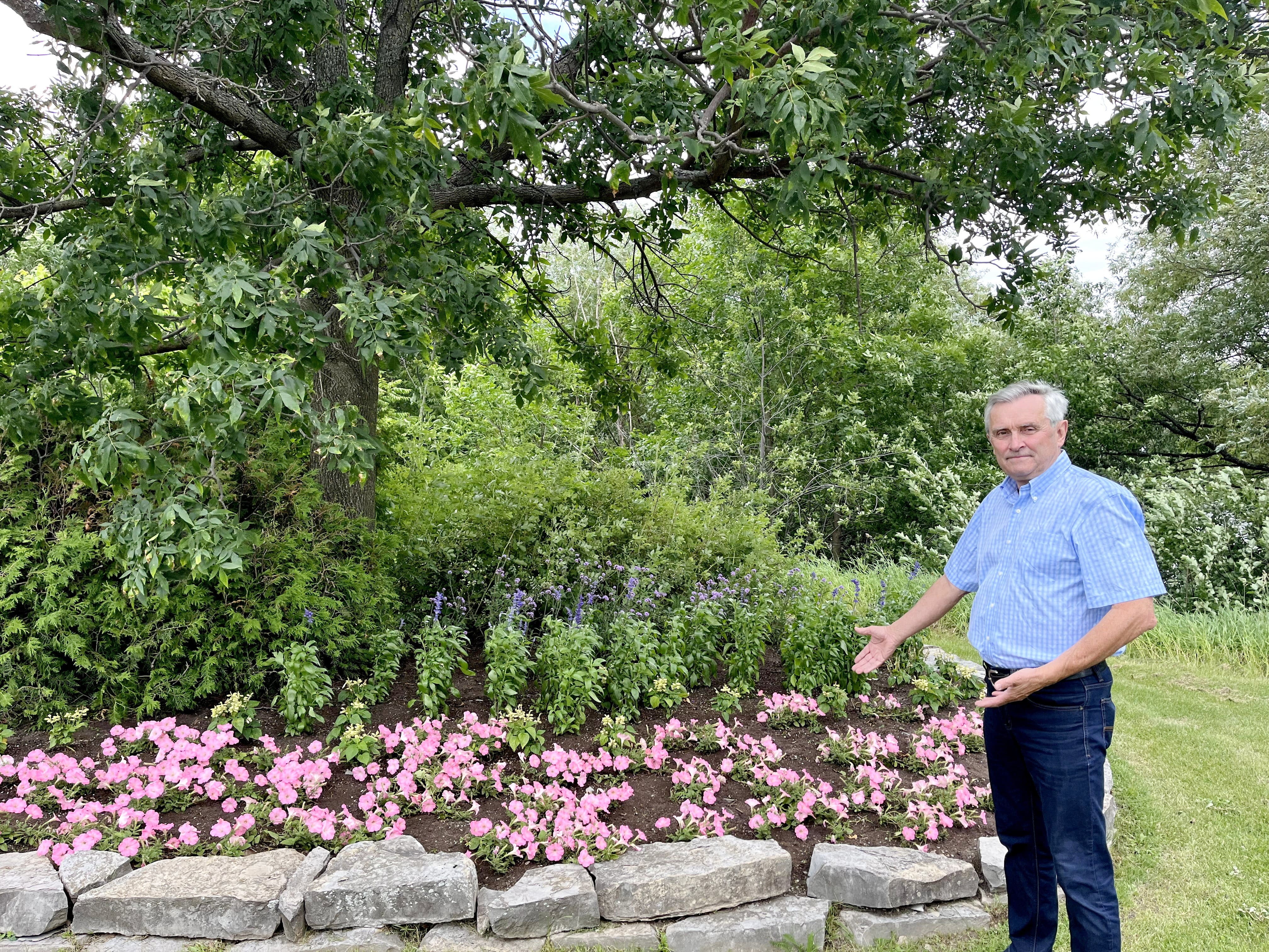 [EN IMAGES] Des voleurs de fleurs et de plantes ciblent des villes partout au Québec