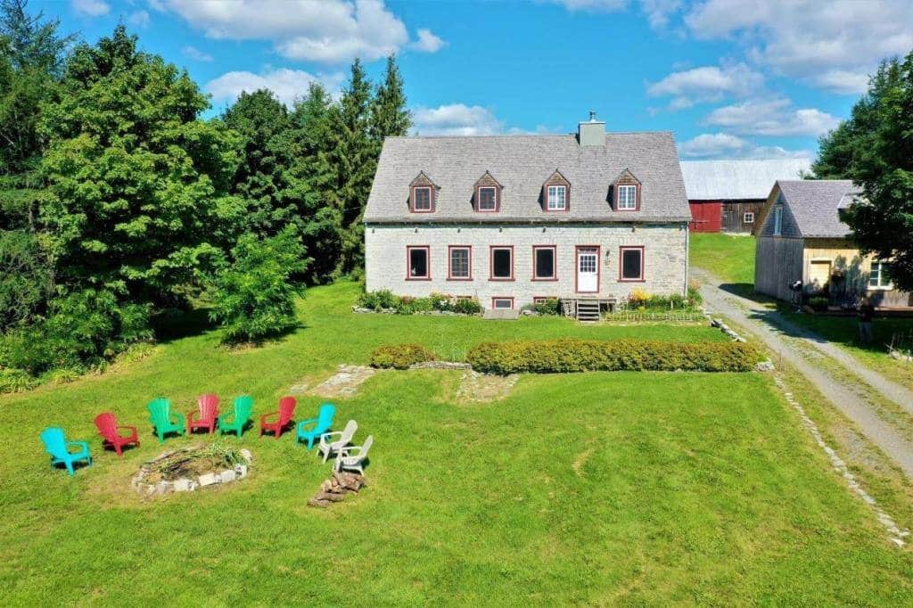 Une maison ancestrale et un vignoble à 2 650 000$