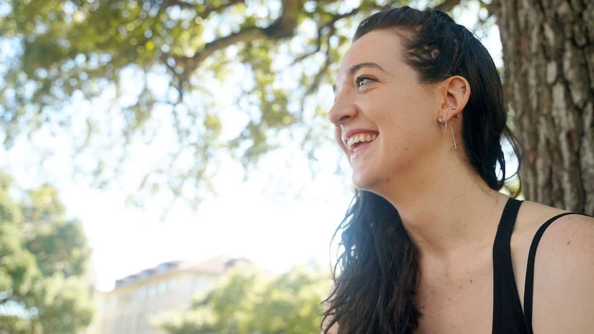 L’Américaine qui reprend des chansons des Cowboys Fringants en anglais demande l’aide du public pour venir faire des concerts au Québec