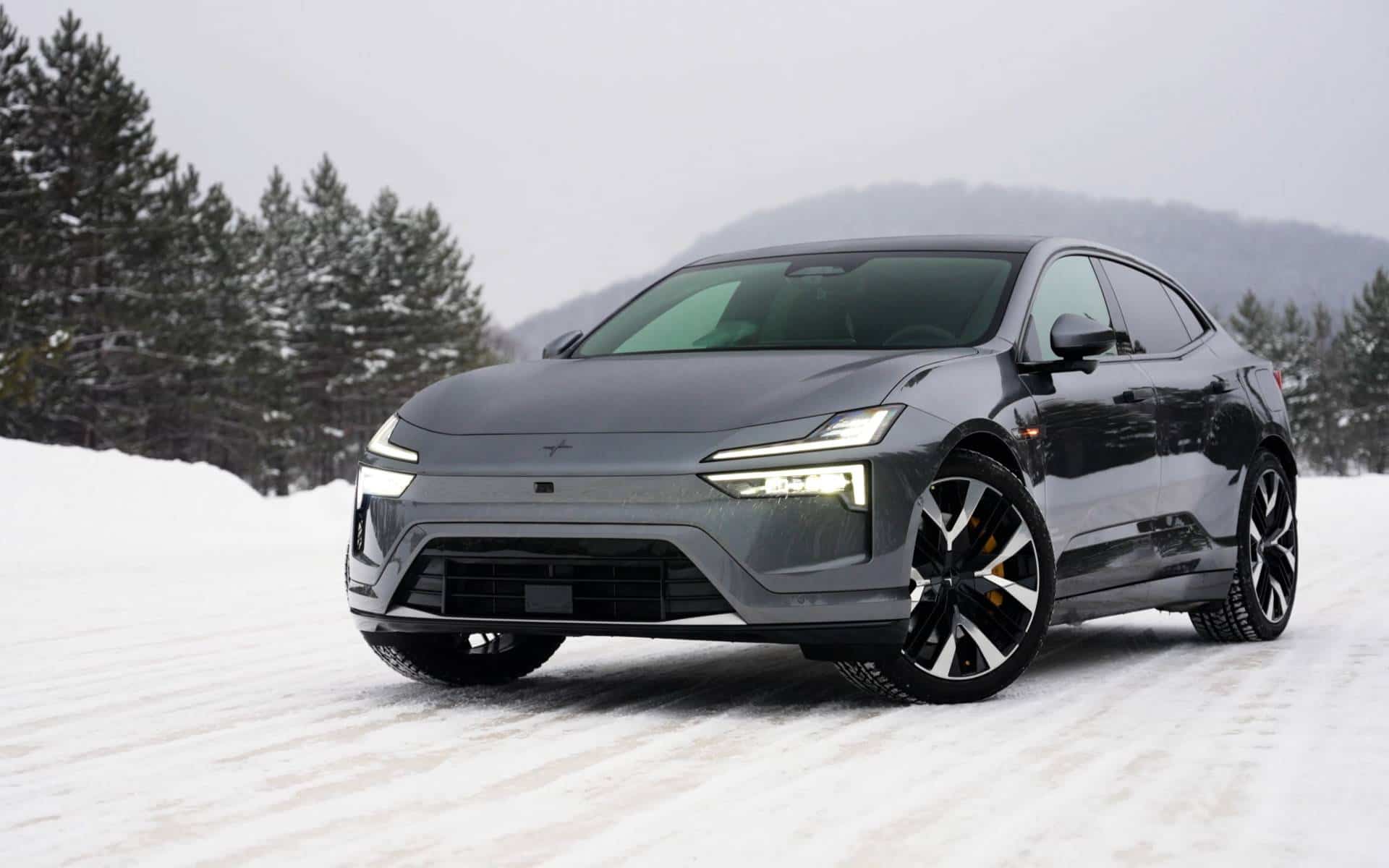 Le Guide de l’auto essaie la Polestar 4 2026
