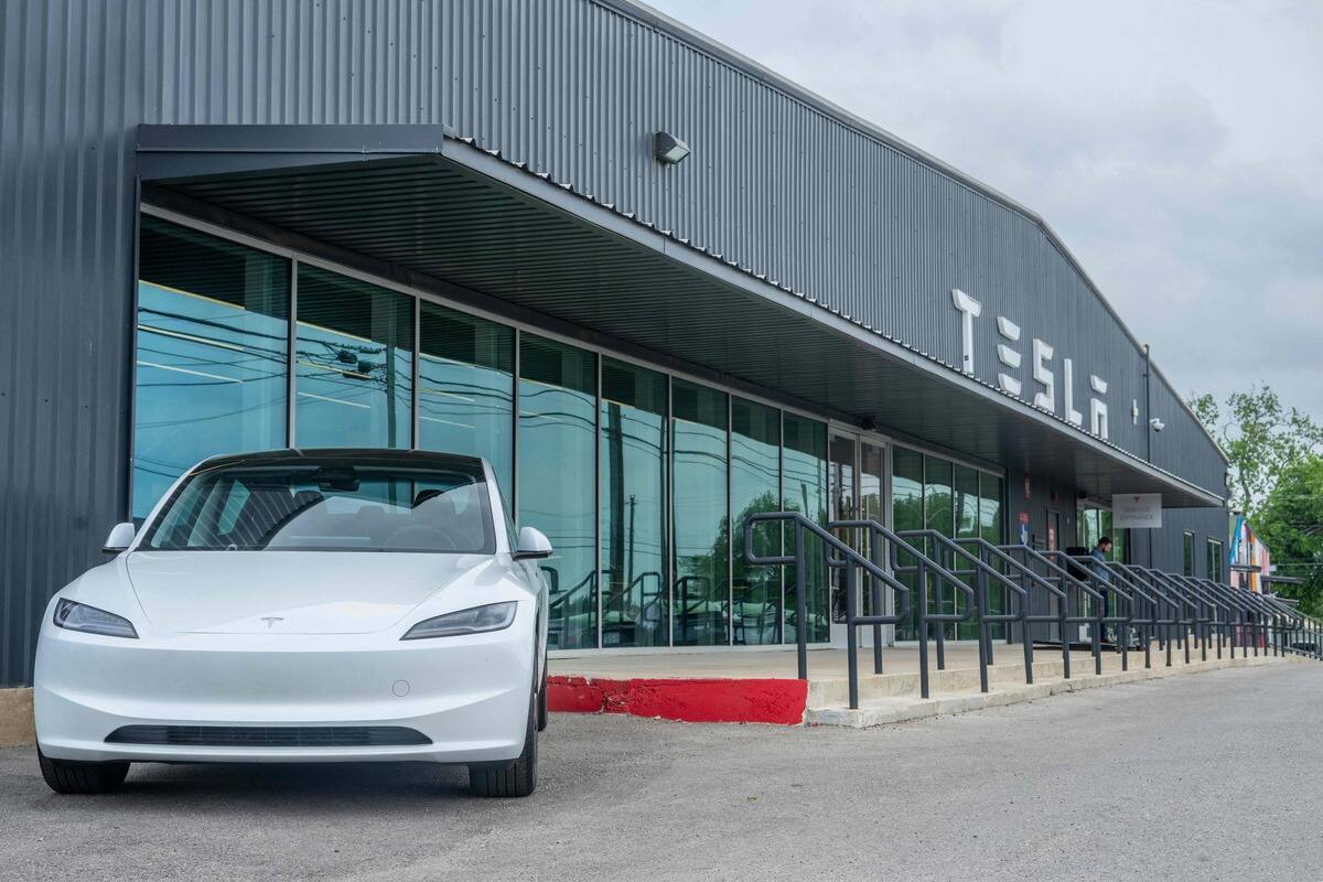 Tesla promet une voiture &agrave; bas co&ucirc;t &laquo;aussi vite que possible&raquo;