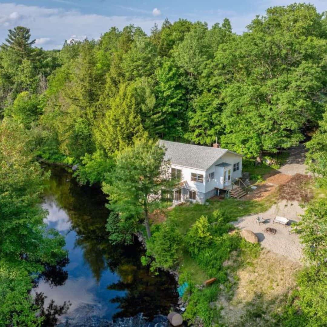 Sublime chalet avec sauna à vendre pour 499 000$