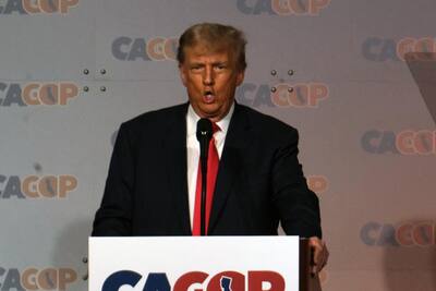 Kaliforniya'da Trump Cumhuriyetçi rakipleriyle dalga geçiyor