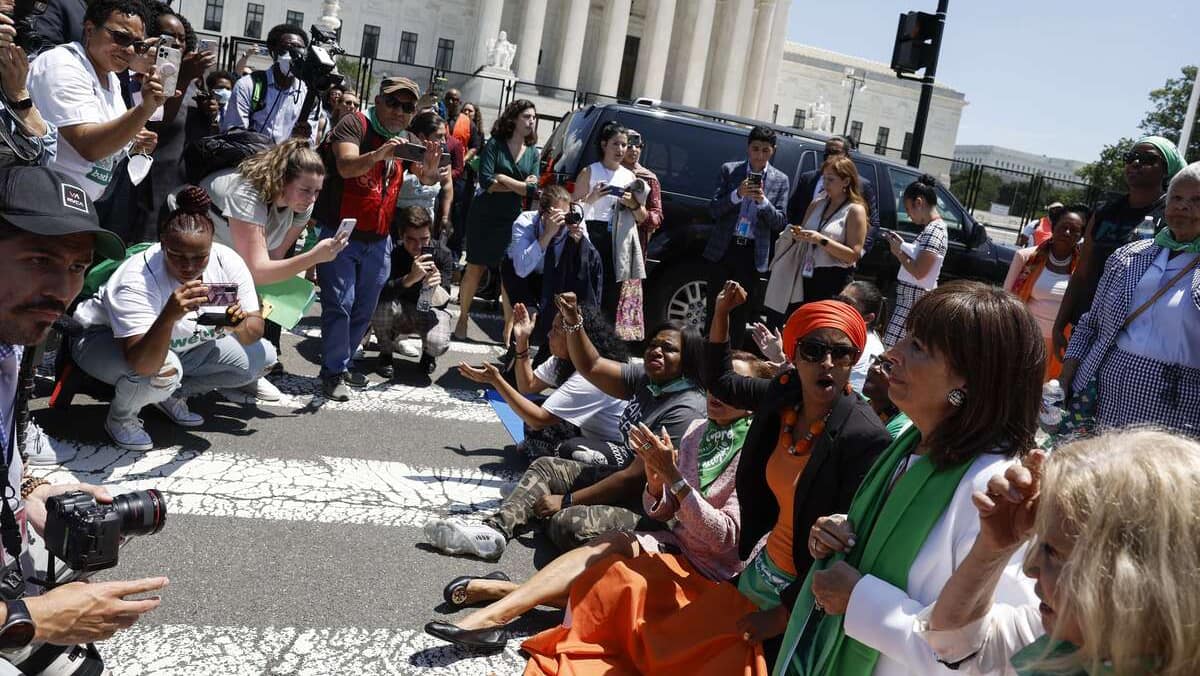 Des élus américains arrêtés pendant une manifestation pro-choix