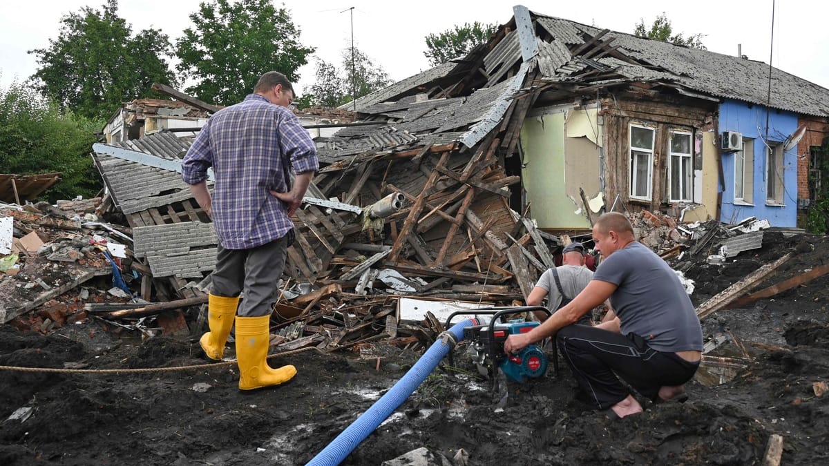 Au moins 15 morts dans une frappe sur un immeuble dans l'Est de l'Ukraine