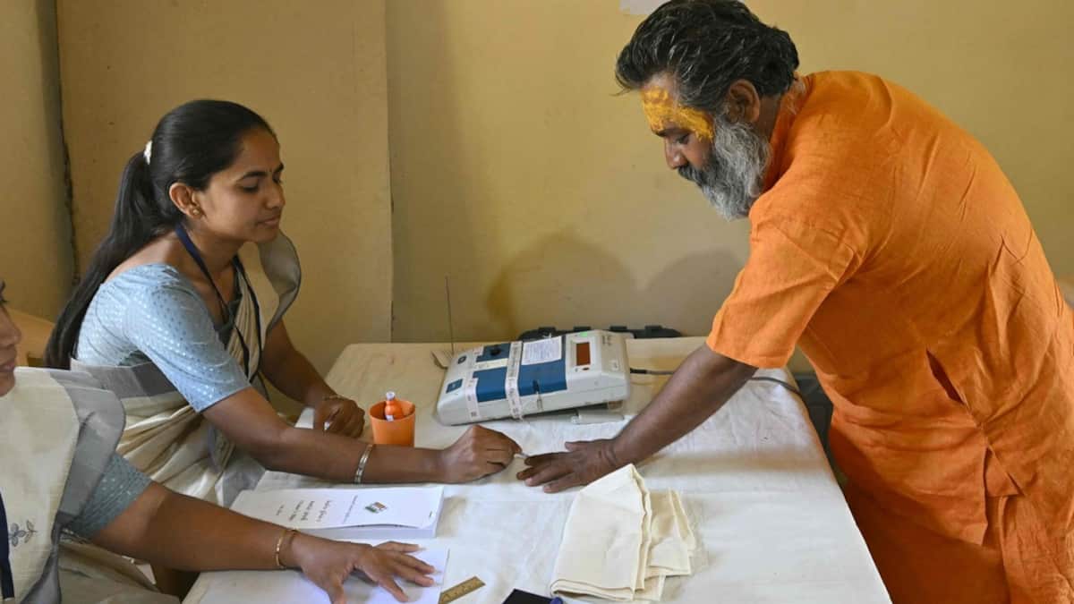 Inde: un bureau de vote installé dans la jungle pour un seul électeur