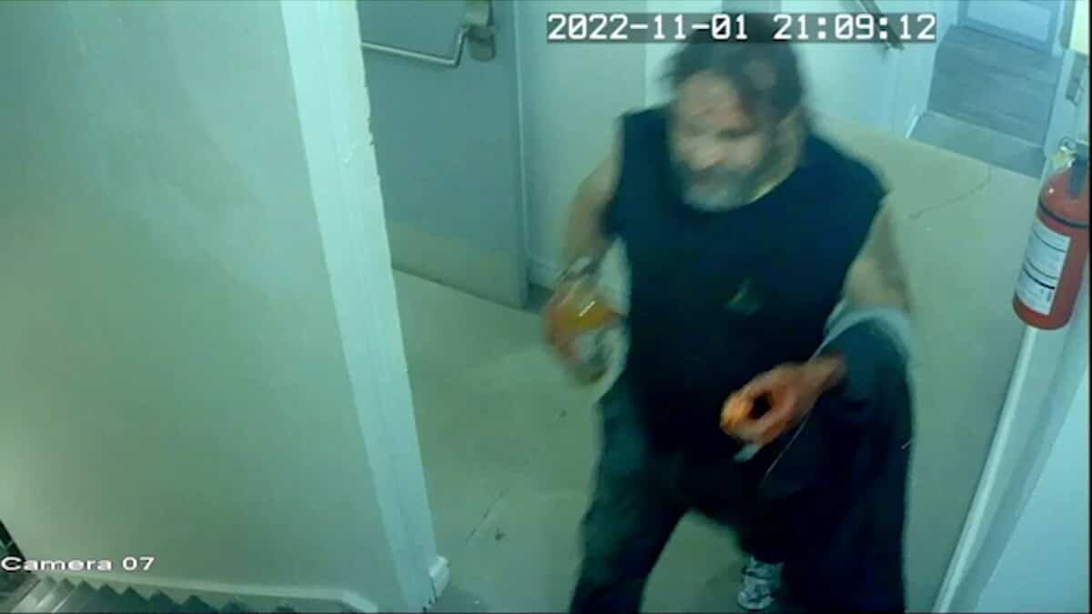 P&egrave;re et fils accus&eacute;s de meurtre: des bandes vid&eacute;os potentiellement incriminantes diffus&eacute;es au proc&egrave;s