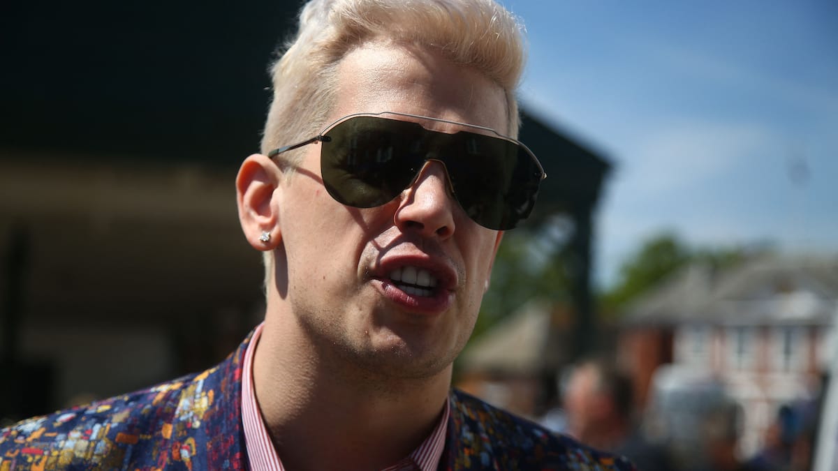 Photo: Tvanouvelles Milo Yiannopoulos Arrested for Deportation After U.S. Visa Overstay