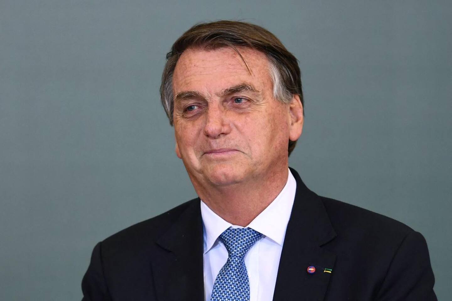 Bolsonaro renonce finalement à se faire vacciner Bolsonaro renonce finalement à se faire vacciner