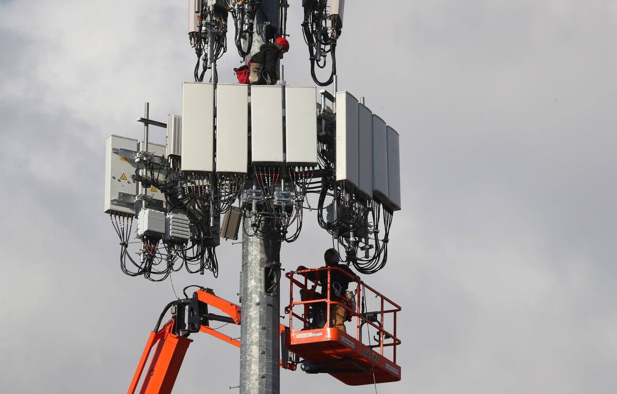 Des techniciens d'antennes 5G détenus contre leur gré | JDM