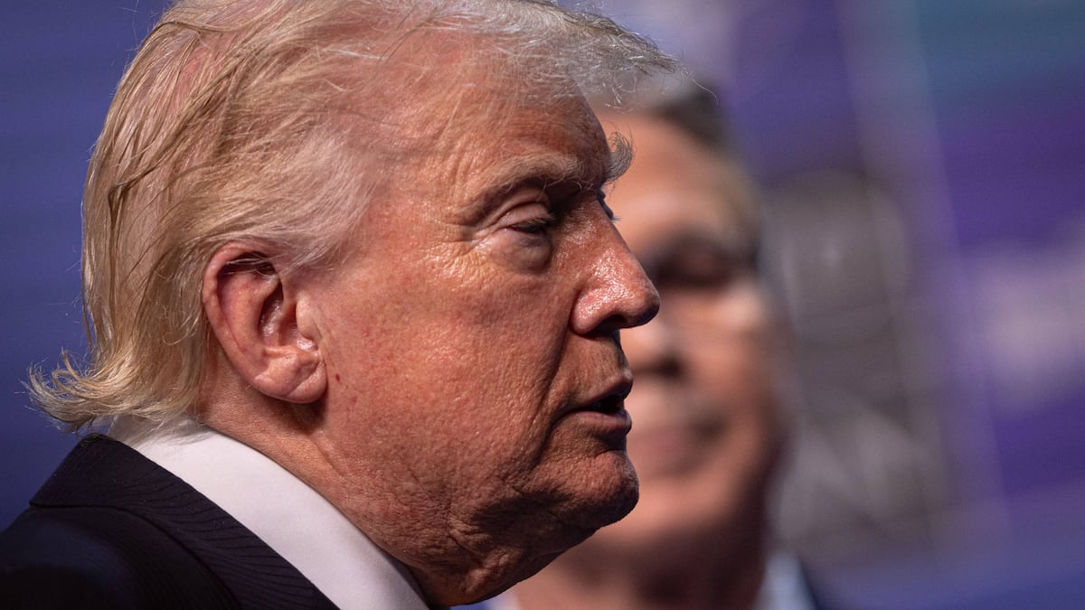 The United States will limit the length of stays of journalists and foreign students The United States will limit the length of stays of journalists and foreign students