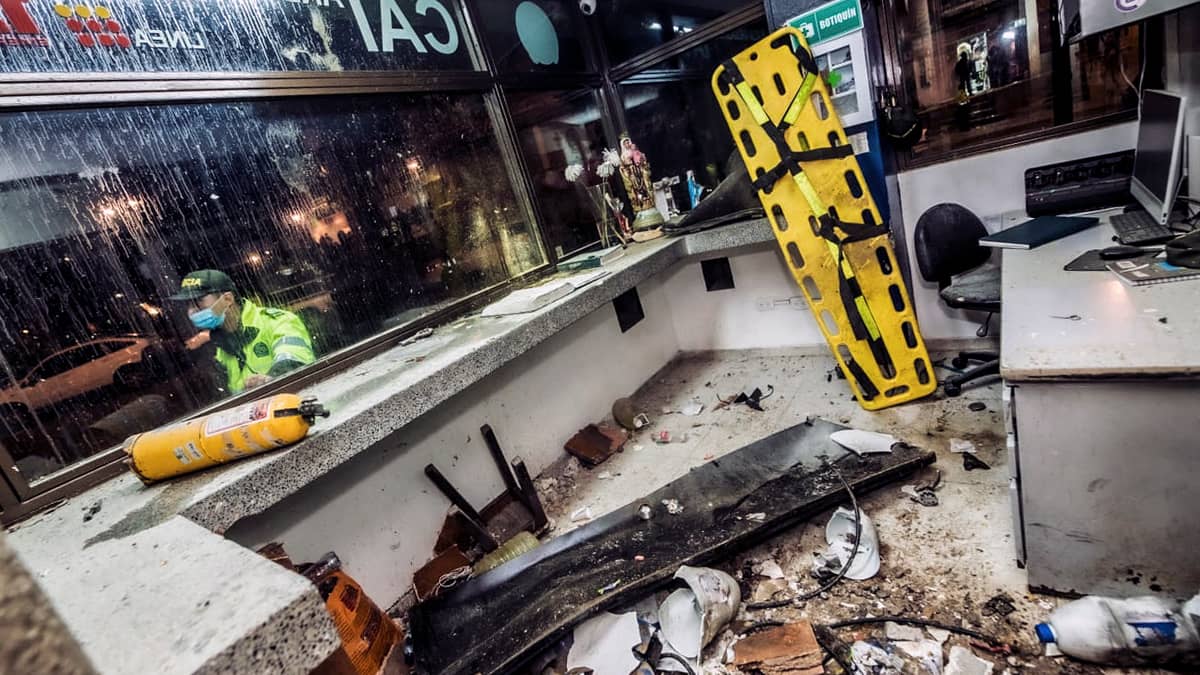 Attentat devant un poste de police à Bogota: un enfant mort