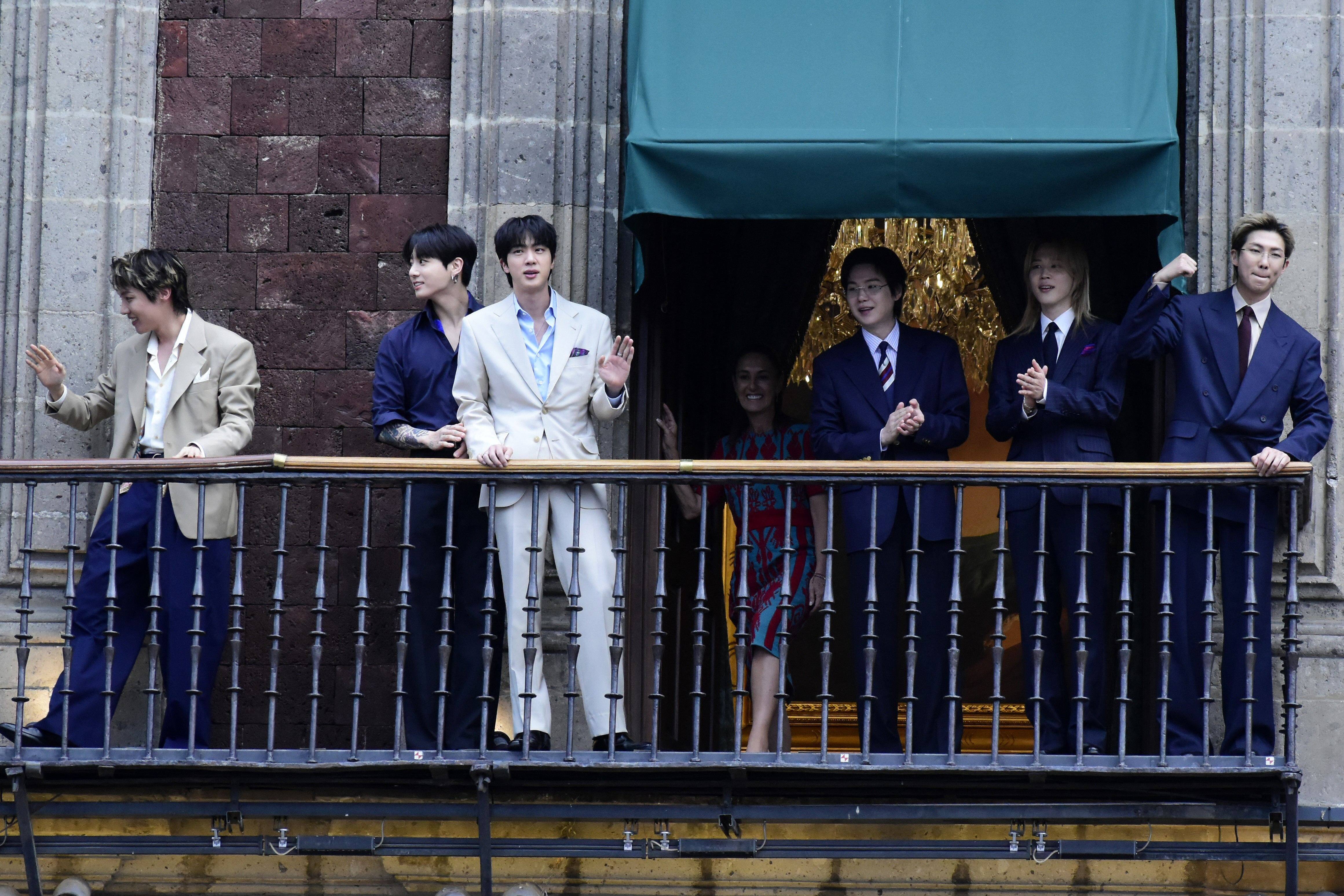 Un membre du groupe BTS révèle qu'il souffre de problèmes d'audition