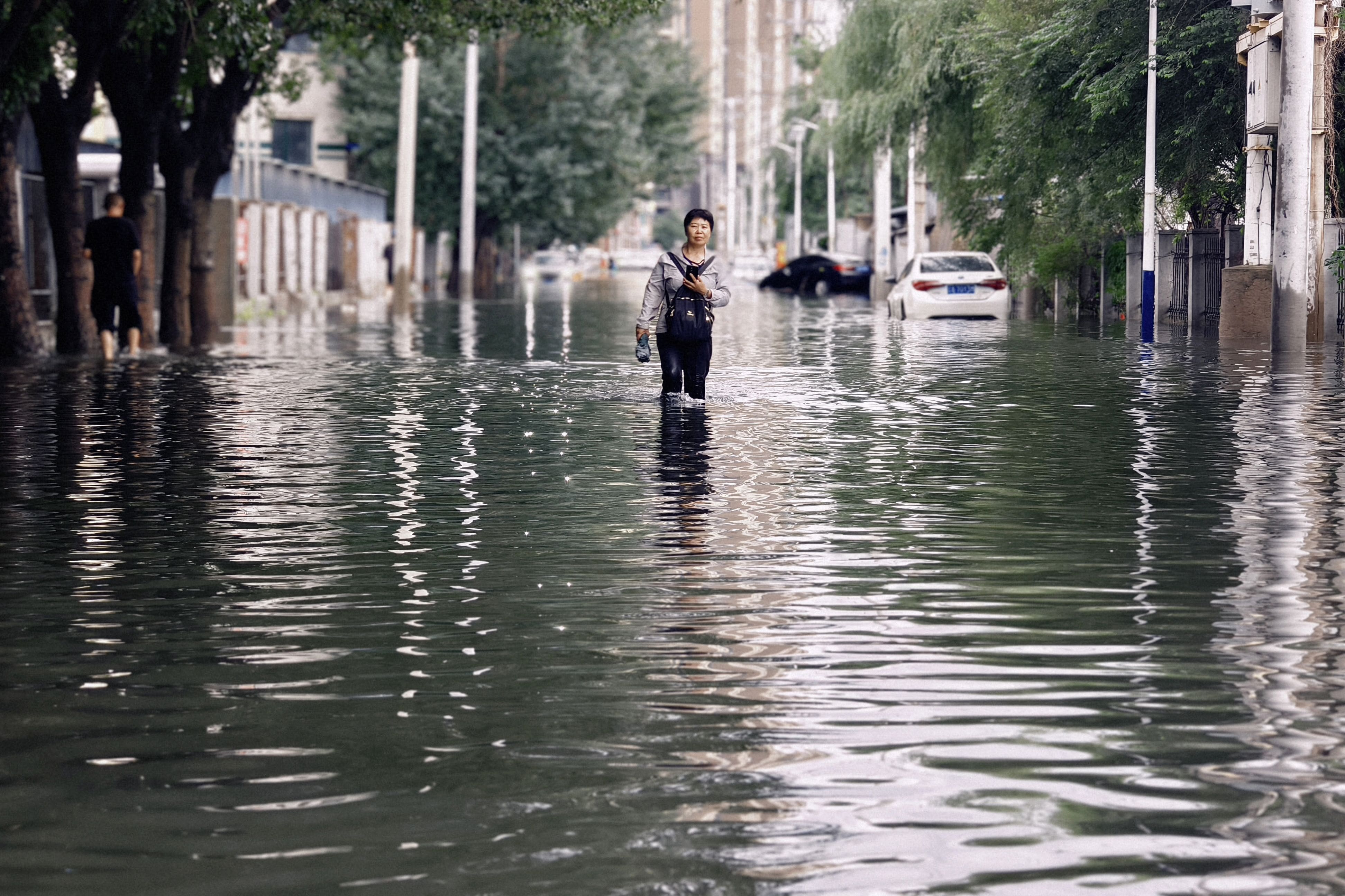 Flash flood in northwest China kills 10, injures 23