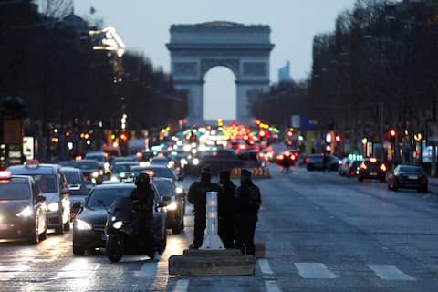 France: anti-health restrictions convoys at the gates of Paris