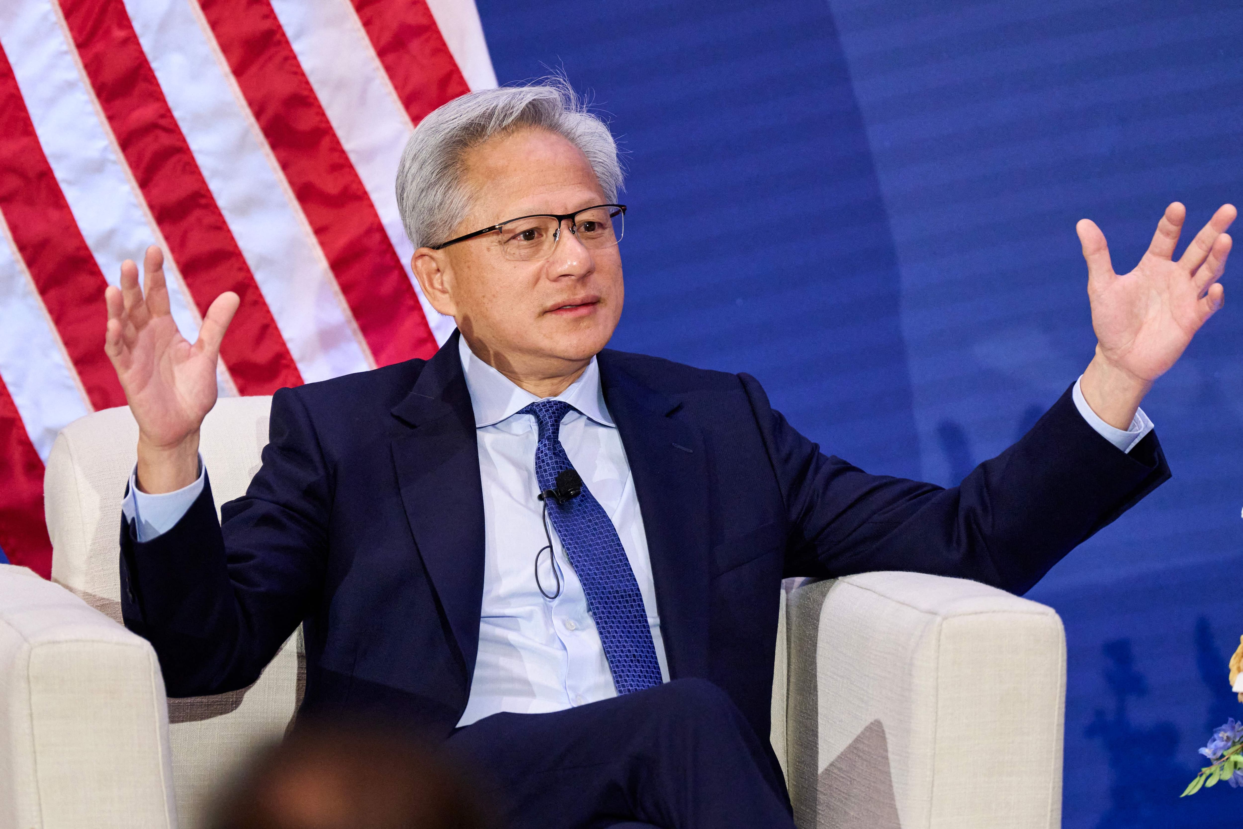 Le patron de Nvidia exhorte le G20 à construire des centres de données, sans «peur» de l’IA
