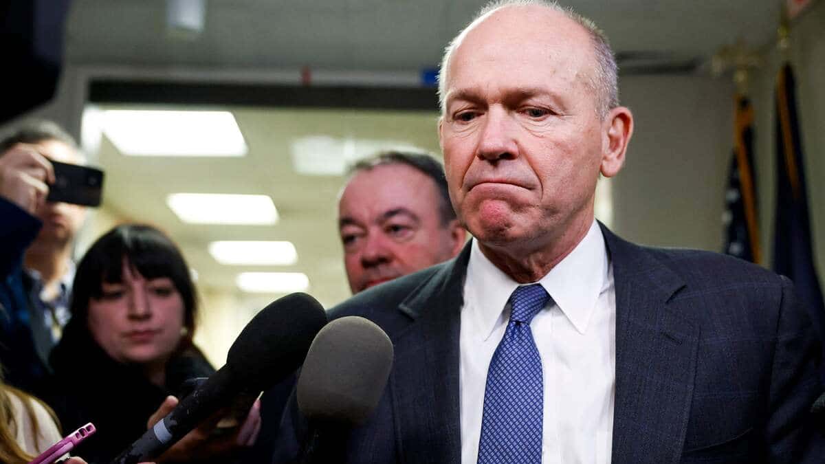 Le patron de Boeing reconnait la «gravité» de l'incident du 737 d'Alaska Airlines