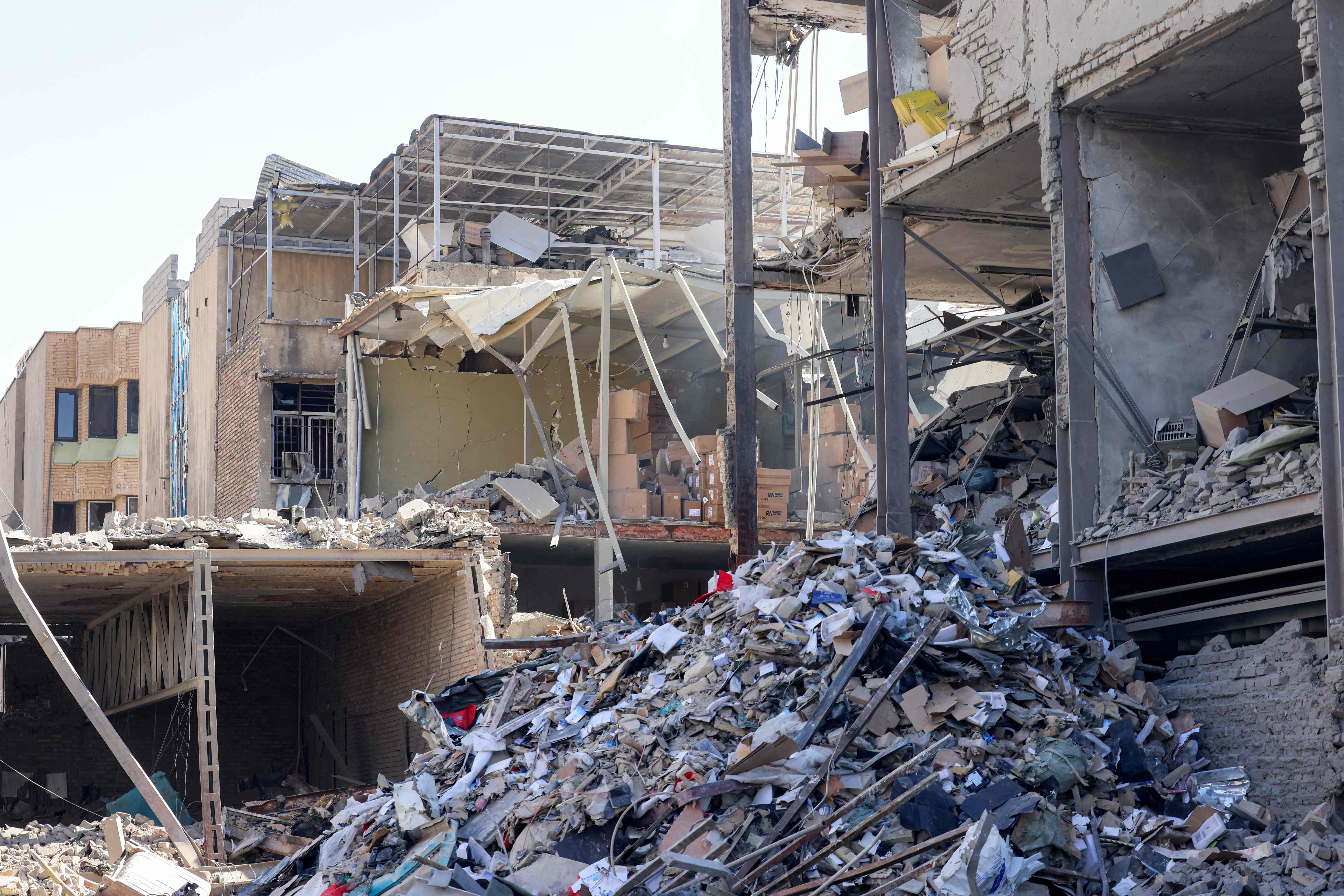 Téhéran sous les bombes: un journaliste sur place en Iran témoigne de la 4e journée de guerre
