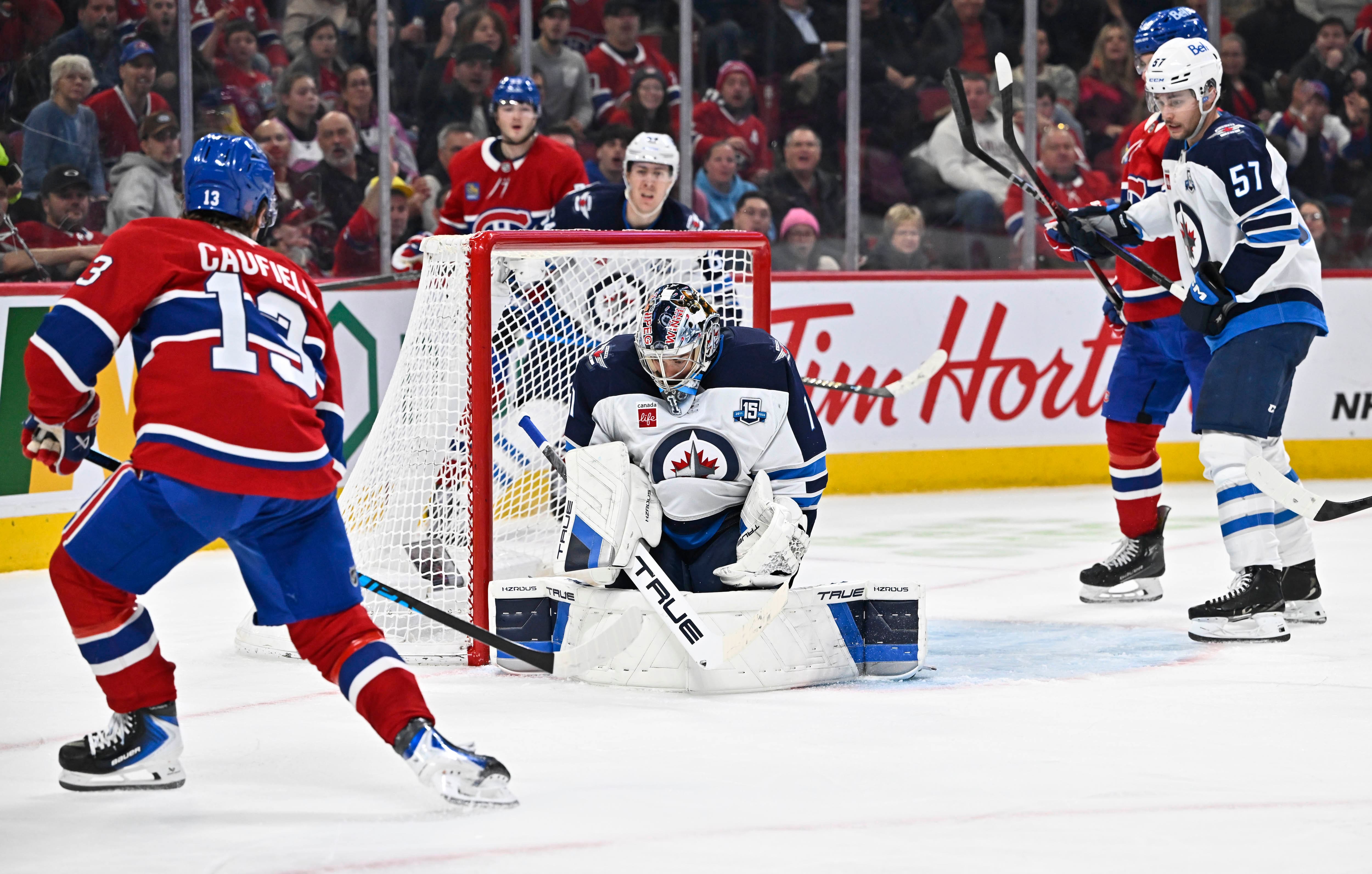 Le Canadien l'emporte en tirs de barrage: Caufield et Dobes ont sauv&eacute; le party de Markov
Le Canadien l'emporte en tirs de barrage: Caufield et Dobes ont sauv&eacute; le party de Markov