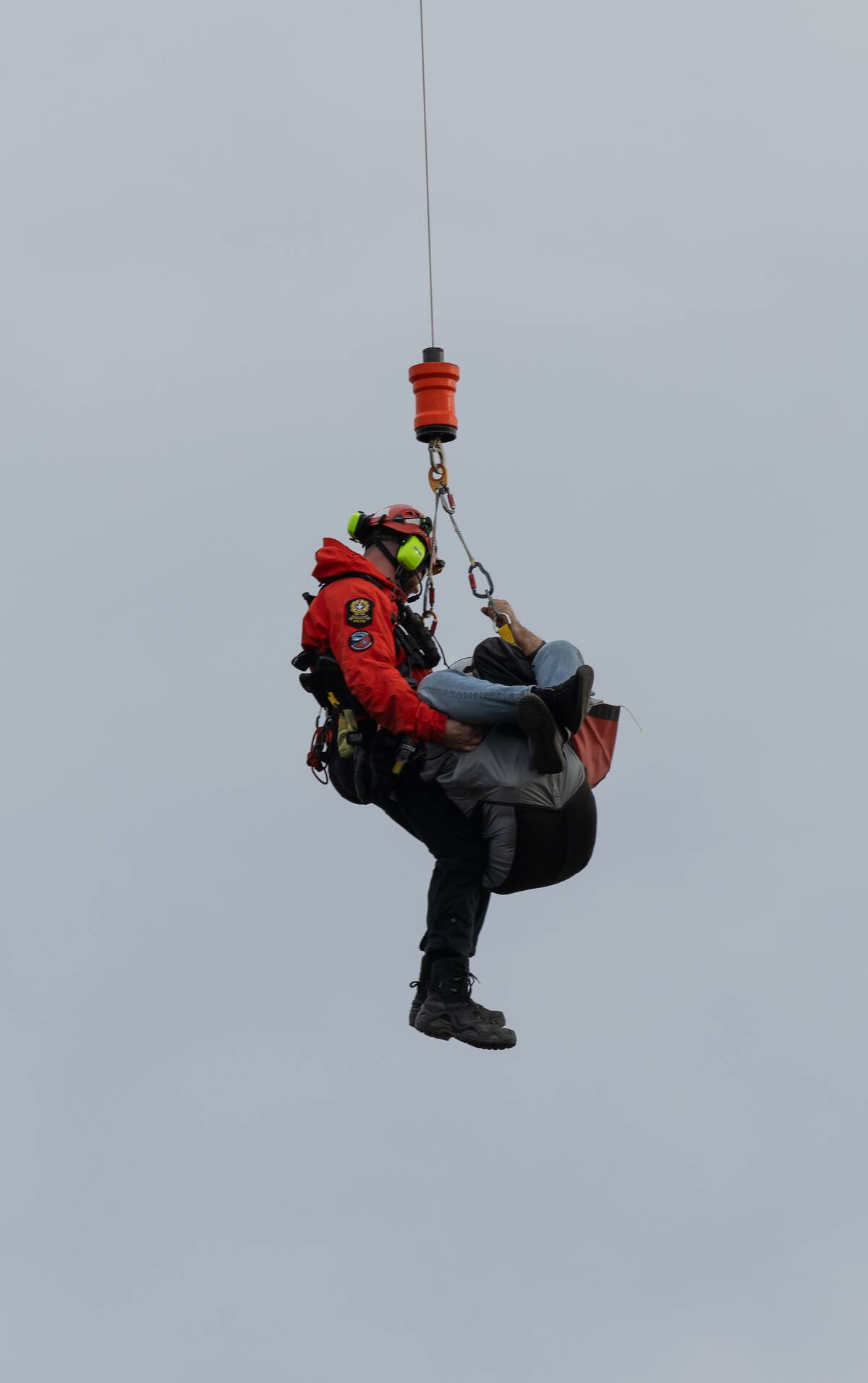 Opération de secours: un parapentiste de 59 ans coincé dans un arbre ...