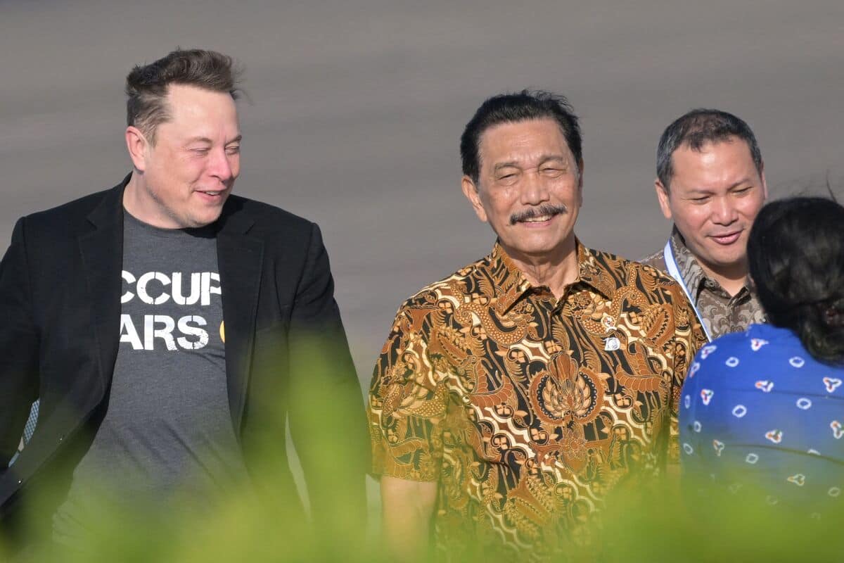 Elon Musk &agrave; Bali pour le lancement de Starlink en Indon&eacute;sie