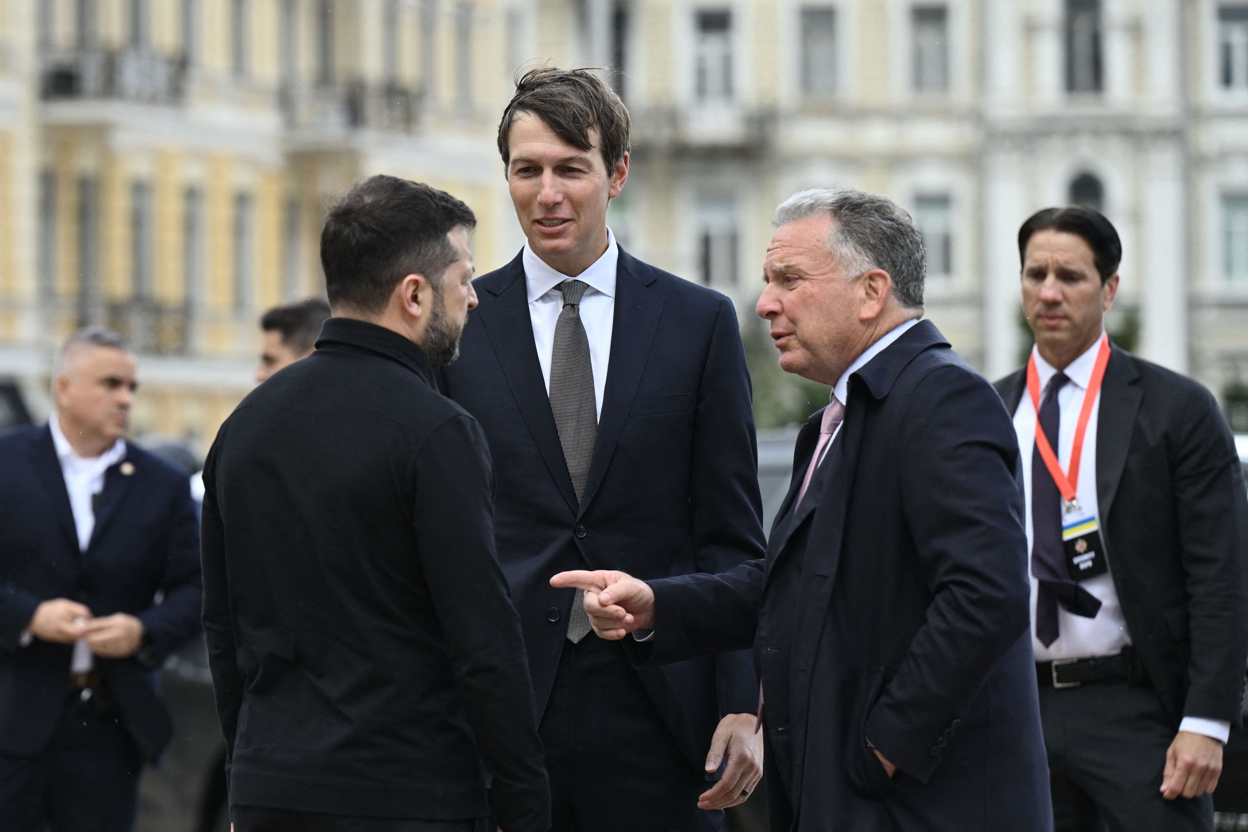 Les émissaires de Trump en Ukraine pour la première fois, après Moscou