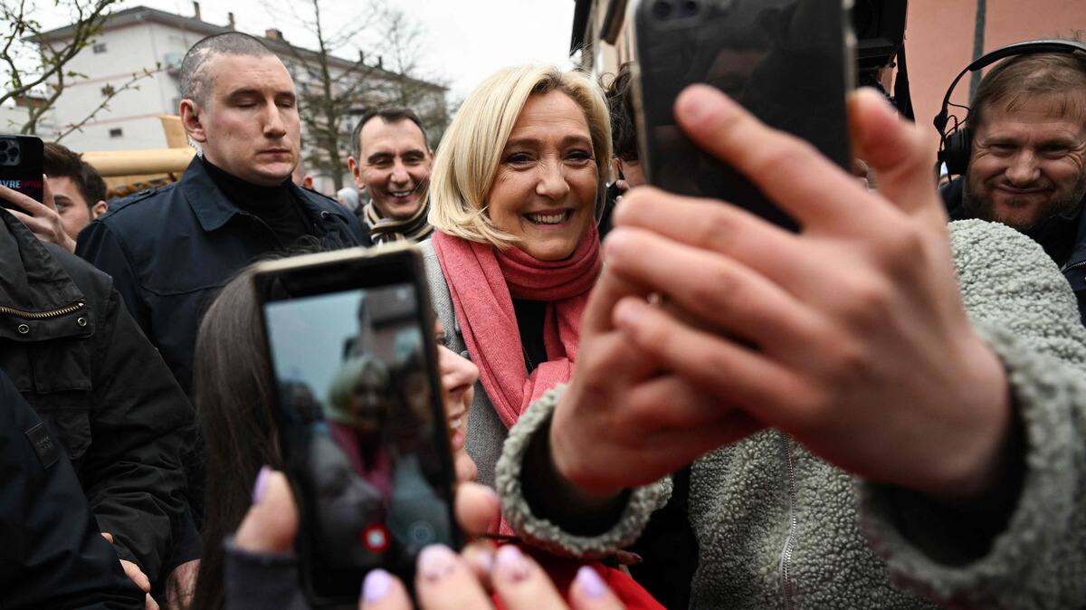 Présidentielle française: Marine Le Pen fait sa campagne « sereine »