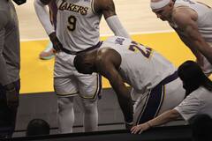 LeBron James blessé à la cheville droite