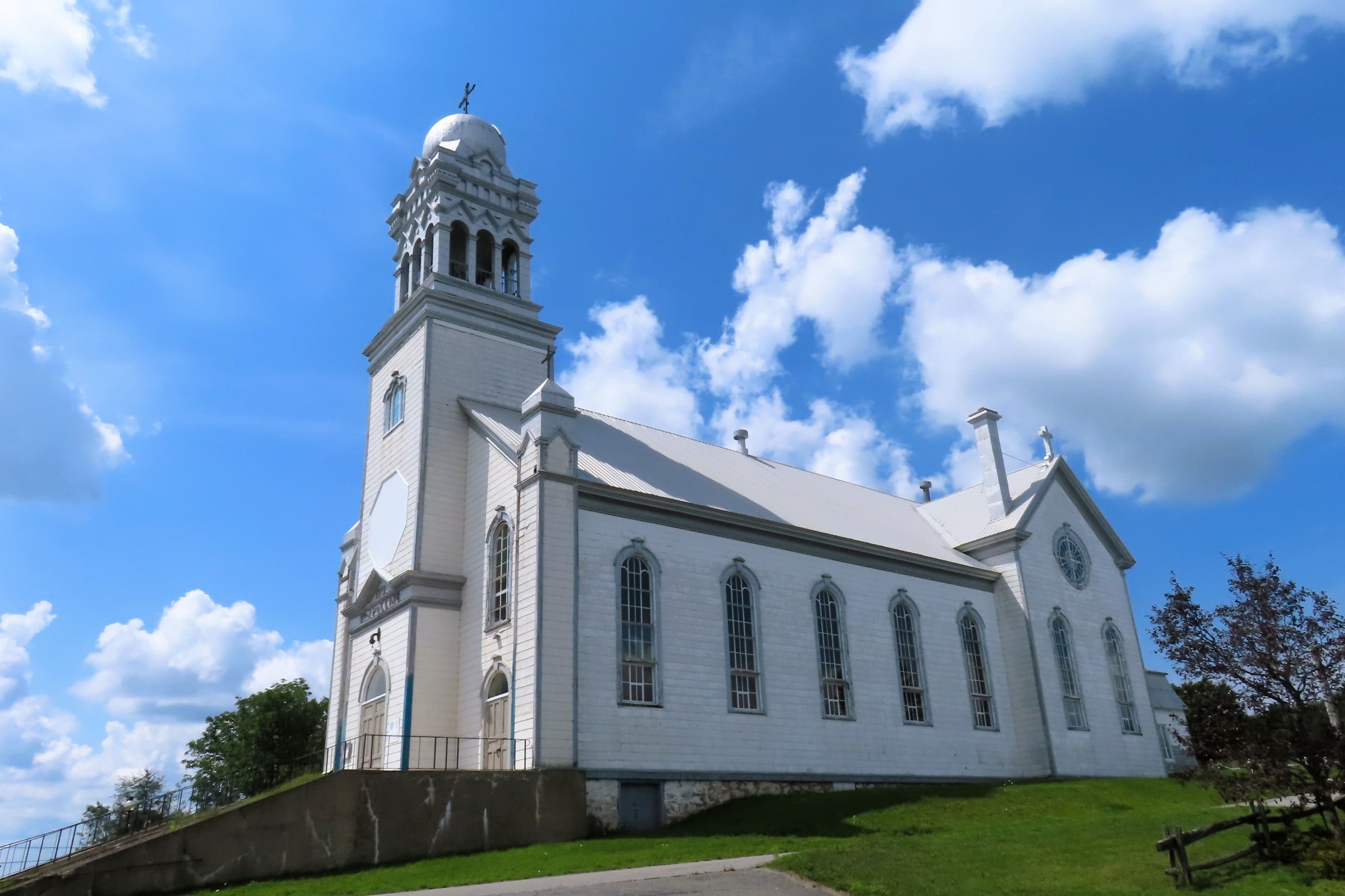 Dernières prières pour sauver l’église de Sainte-Apolline-de-Patton