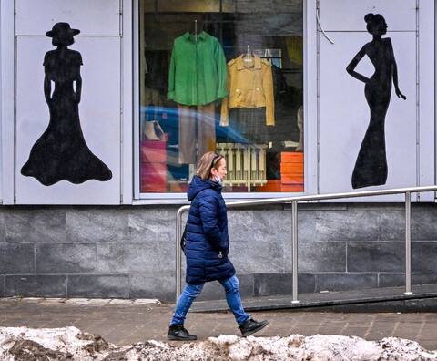 Faced with sanctions, Lada's factory town on the edge of the abyss